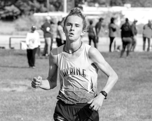Alpine Cross Country Excels at the Big Bend Ramble that took place over the weekend. Alpine sophomore, Hatfield Cason, won the Boys Varsity meet with an incredible time.
