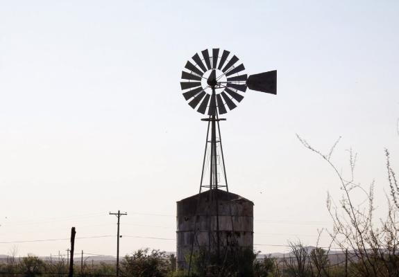Water takes center stage at Middle Pecos meeting