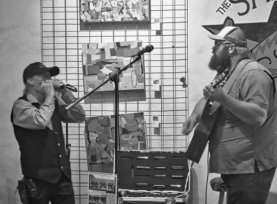 Shackelford donates time and music to fundraiser