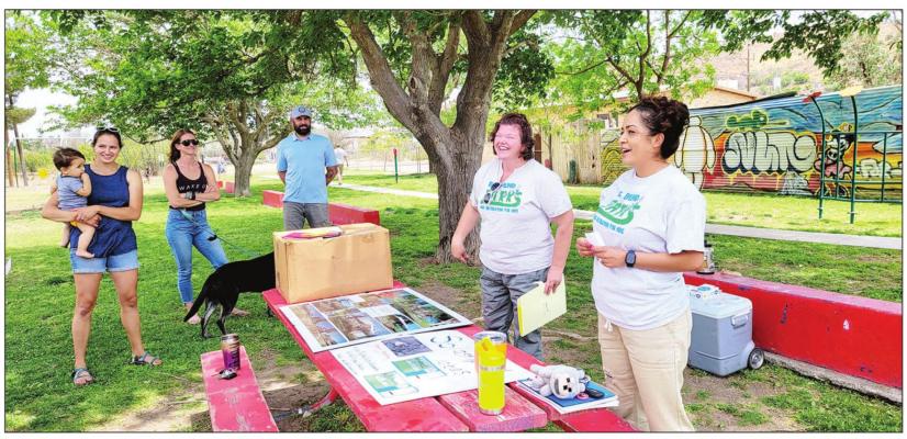 Marci Tuck and Letty Carrillo of BB-Parks at a community meeting in Juan Medina Park. Avalanche photo by Roxanne Hill