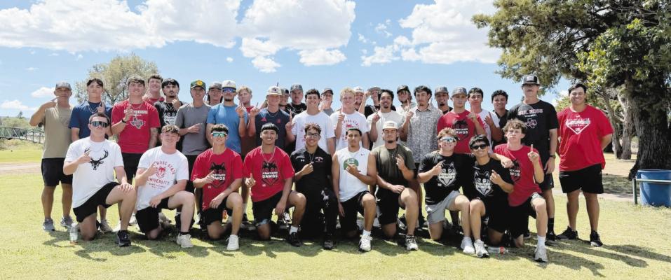 The Sul Ross Lobo baseball team, along with members of Alpine’s Los Compas golf organization, helped out at the Alpine Country Club recently to lend a hand on some of their projects. Photo courtesy of Alpine Country Club