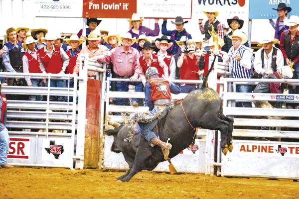 Hutchings takes first round