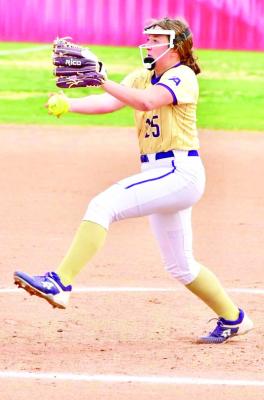Alpine freshman pitcher Kody Hawkins earned the Lady Bucks first district win and broke a 3-game losing streak in Alpine’s 16-1 win over the Crane Lady Birds on March 21. Photo by Felipe Fierro