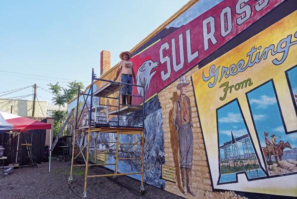 Muralist updates outstanding work