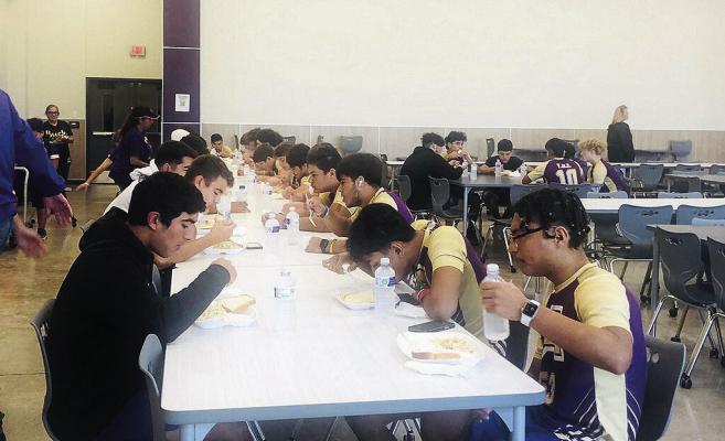 Fightin’ Buck football team enjoys courtesy dinner
