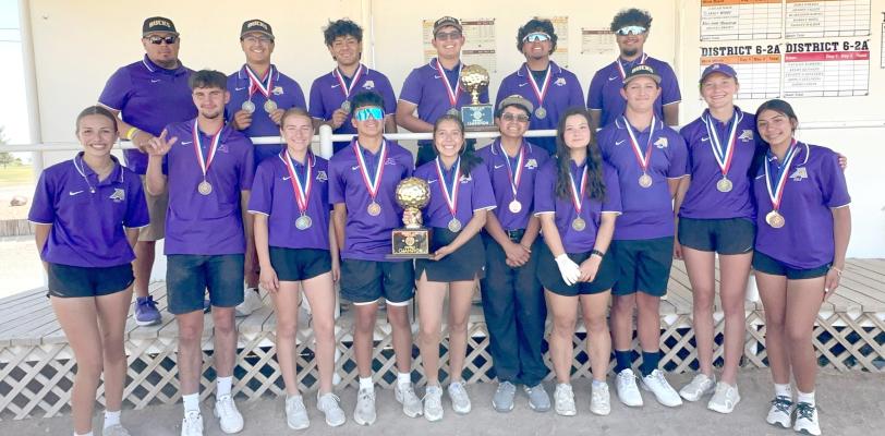 2025 Alpine Fightin’ Buck Golf District Champions are (top row) Coach Marco Gomez, Ace Granado, Iden Lujan, David Baca, AJ Llanez, and Alec Ramos. The bottom row is Alice Saunders, Ferris Daley, Evelyn Smith, Thaddeus Prieto, Analia Adame, Camilo Celaya, Ashlee Neal, Levi Garcia, Colette Fowlkes, and Jenna Vega. Courtesy photo