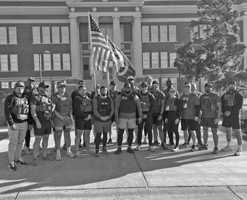 Members of the Alpine Police Department, Brewster County Sheriff’s Offi ce, Texas Department of Public Safety, U.S. Marshal Service, Department of Homeland Security, and the U.S. Border Patrol took part in the Fallen Heroes Honor Run last Friday morning. This 9th annual event is sponsored by the U.S. Marshals Service, Alpine office, and honors officers who were lost in the line of duty. Photo courtesy of Alpine Police Department