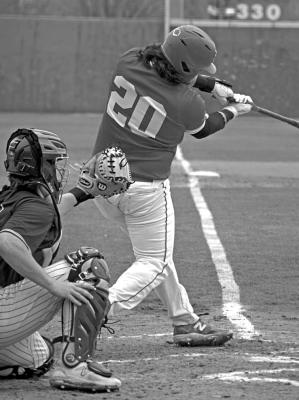 Lobos sweep Hardin-Simmons at home