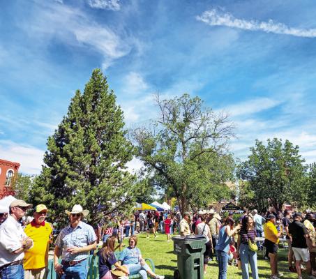Alpine honors American Independence