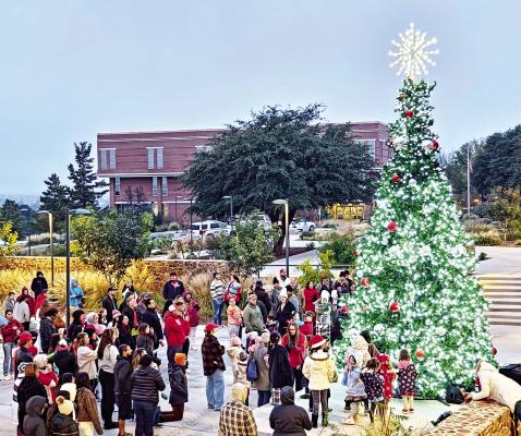 SRSU holds tree-lighting