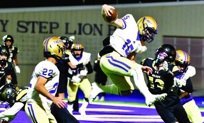 Fightin’ Buck quarterback Tray Ervin attempts to cross the goal line in Alpine’s Bi-District win against Brady last Friday. Courtesy photo